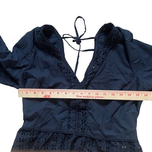 Abercrombie & Fitch Womens Medium Black Eyelet Lace V-Neck Blouse With 3/4 Sleev - Picture 3 of 8